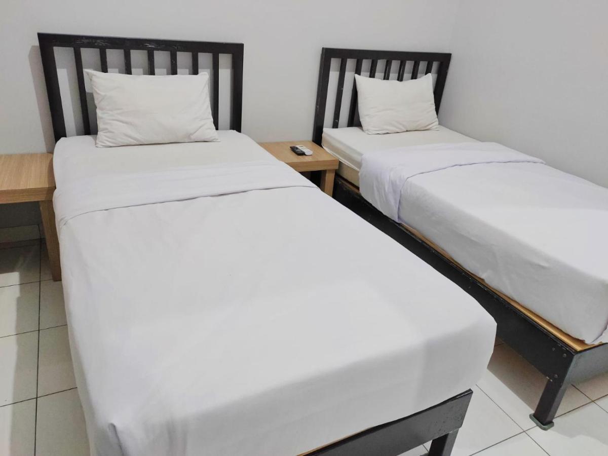 Hotel Syariah Tremigo Guesthouse Cirebon Exterior foto